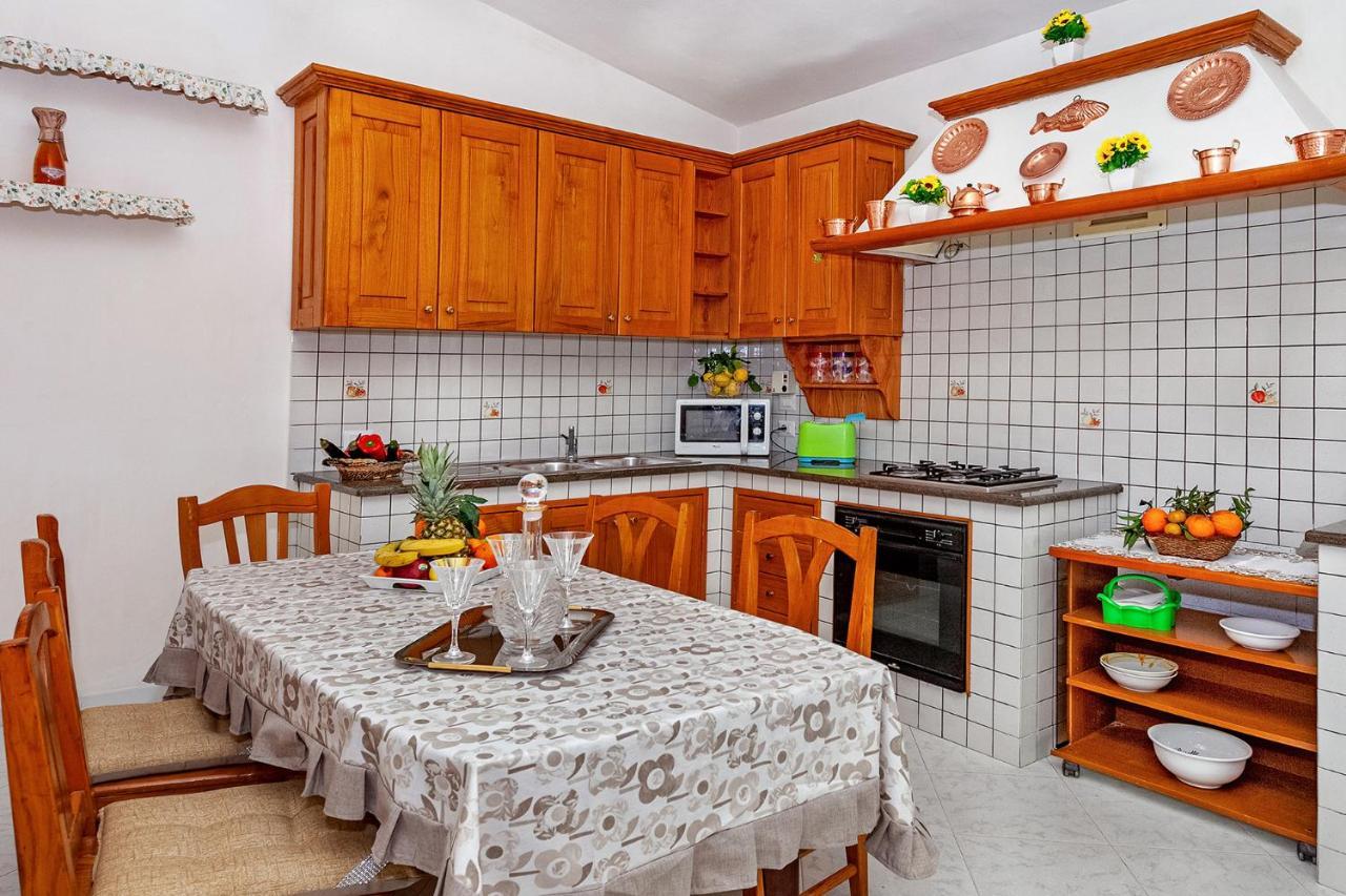Il Tiglio Holiday Home - De Vivo Realty ماسّا لوبْرينسِ المظهر الخارجي الصورة